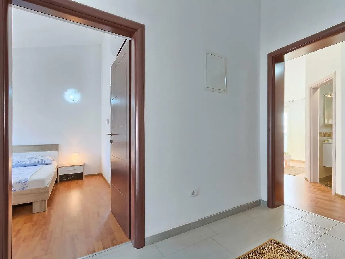 Holiday Home Amber By Interhome Orbanici